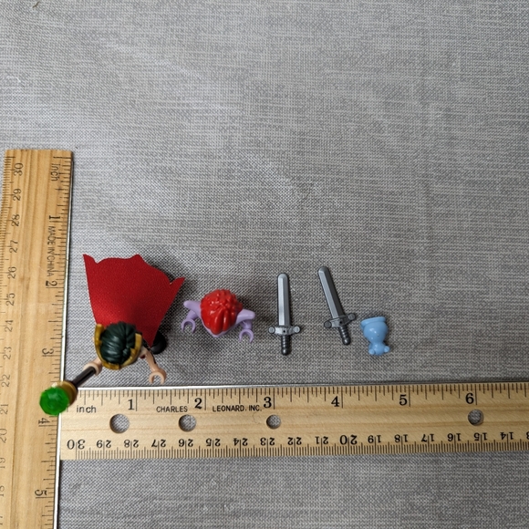 LEGO Minifigures Goblin King &  Magic Staff  Jimblin Goblin Cub, 2 Swords 41183 - Picture 6 of 15